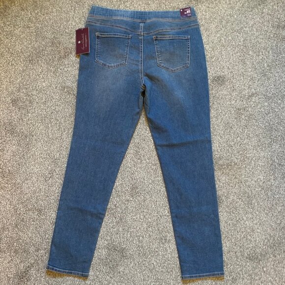 Gloria Vanderbilt Avery Jeans - Picture 2 of 3